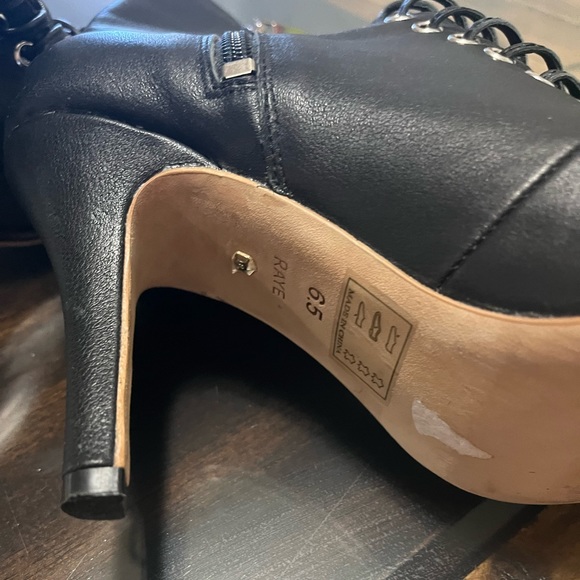 - Raye Tyler Black Leather Pointed Toe Lace Up Ankle Booties Size 6.5 - Picture 6 of 12